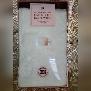 Lavender Fragranced Body Wrap - White